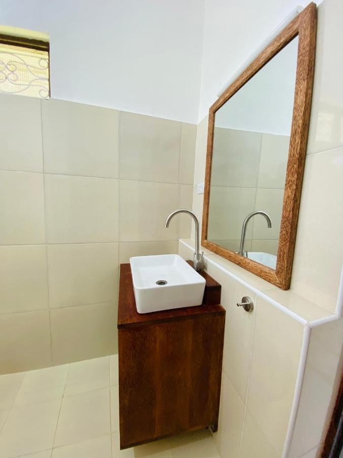 Habibis Bottle House Bed & Breakfast Nungwi Exterior photo