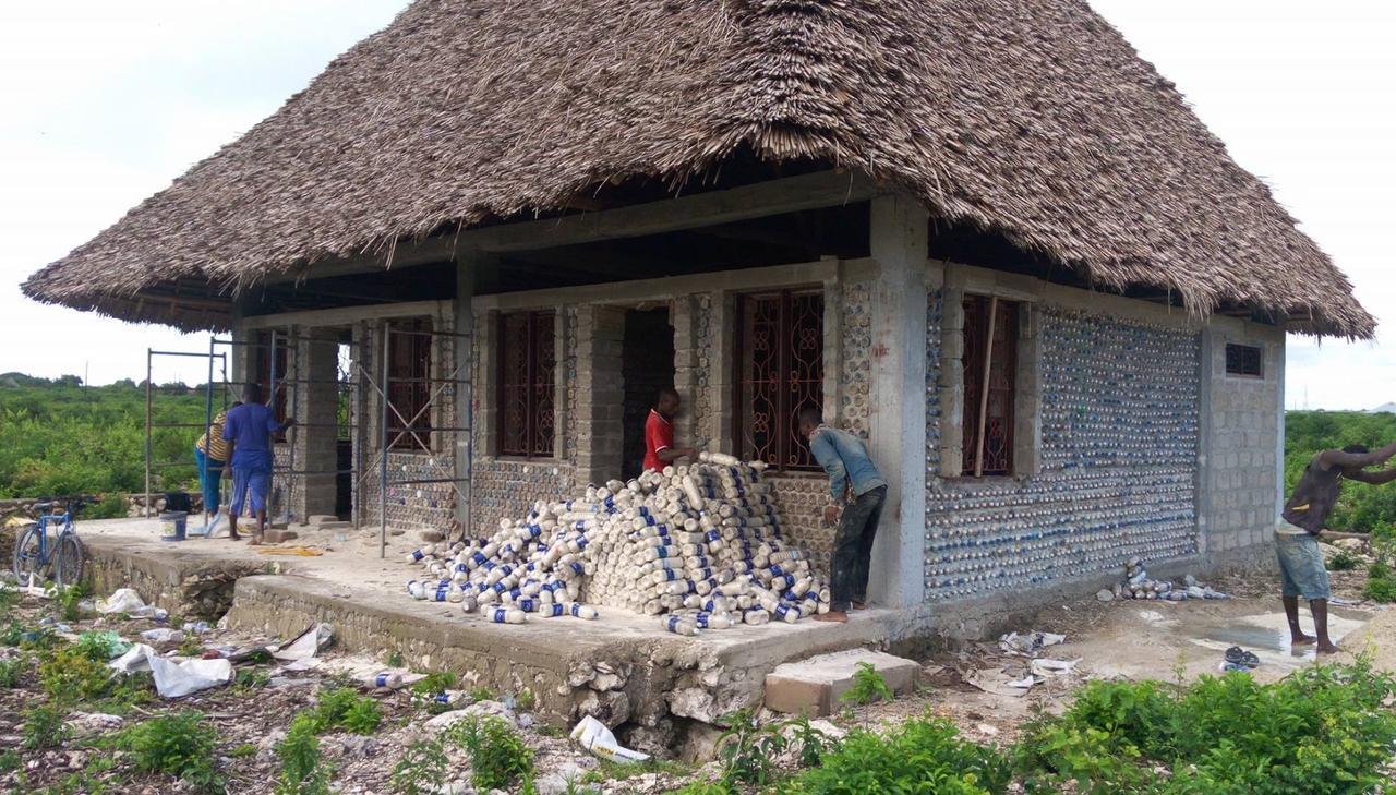 Habibis Bottle House Bed & Breakfast Nungwi Exterior photo